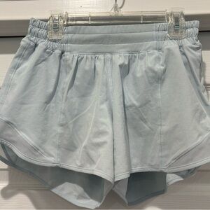 Lululemon Hotty Hot low rise 4” shorts, size 4